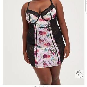 🆕PINK FLORAL SATIN & LACE UNDERWIRE CHEMISE